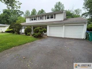 13 Greenwich Road, Edison, NJ 08820
