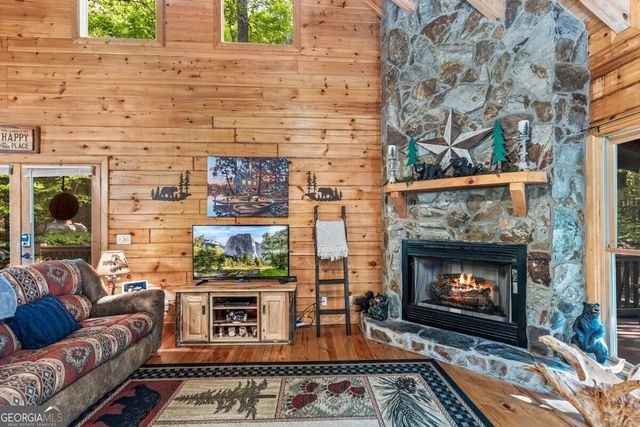 28 Dupont Drive, Blue Ridge, GA 30513