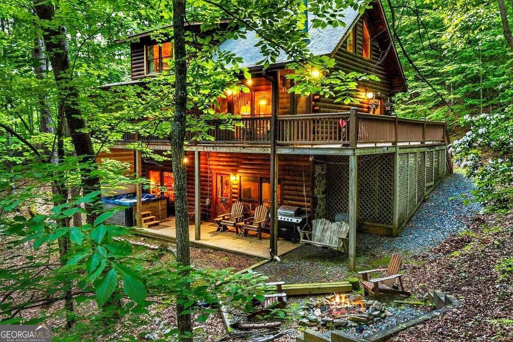 28 Dupont Drive, Blue Ridge, GA 30513
