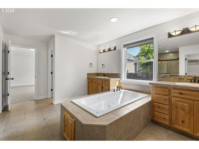 3504 Ne GARFIELD St, Camas, WA 98607