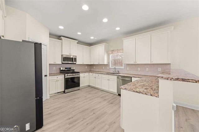 1300 Primrose Park Road, Sugar Hill, GA 30518