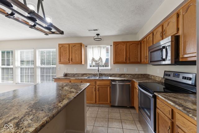 3769 Limelight Lane, Whitestown, IN 46075