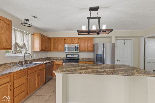 3769 Limelight Lane, Whitestown, IN 46075