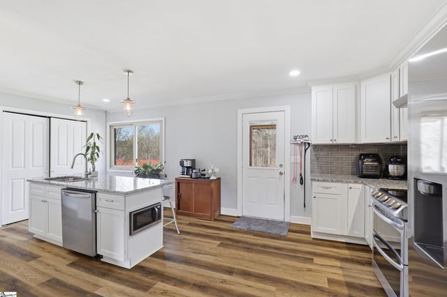 1406 Geer Highway, Travelers Rest, SC 29690