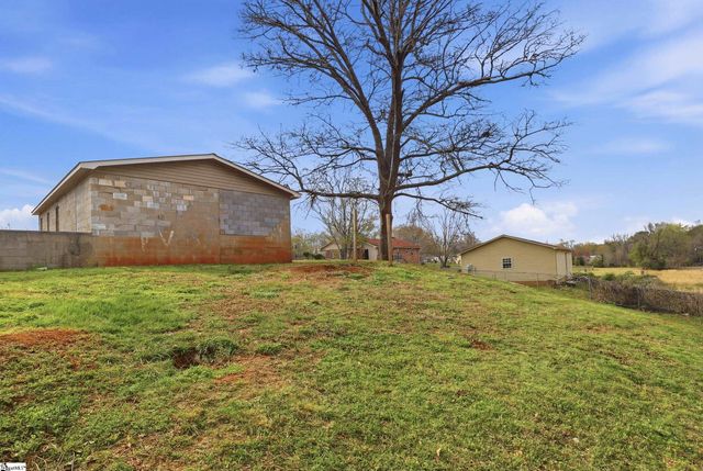 1406 Geer Highway, Travelers Rest, SC 29690