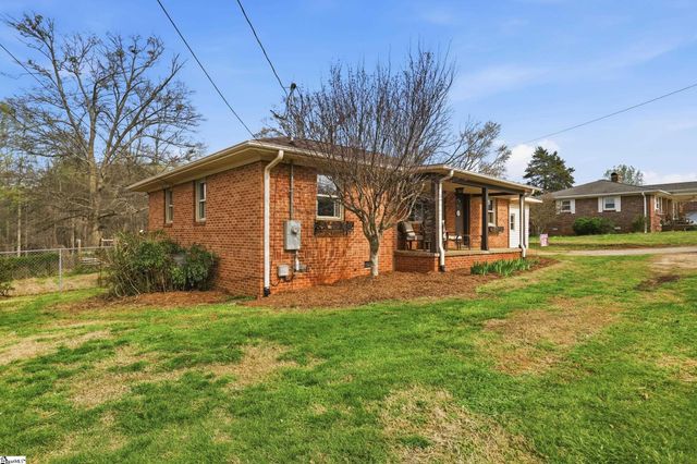 1406 Geer Highway, Travelers Rest, SC 29690