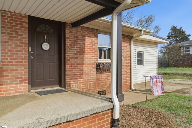 1406 Geer Highway, Travelers Rest, SC 29690