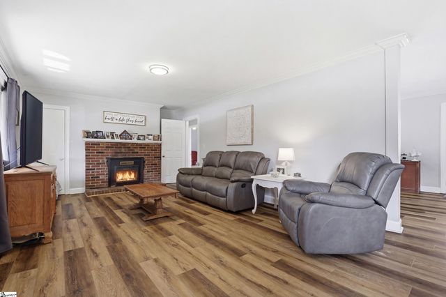 1406 Geer Highway, Travelers Rest, SC 29690