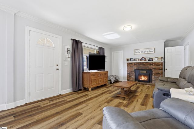 1406 Geer Highway, Travelers Rest, SC 29690