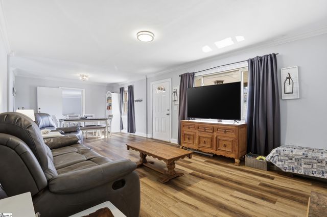 1406 Geer Highway, Travelers Rest, SC 29690