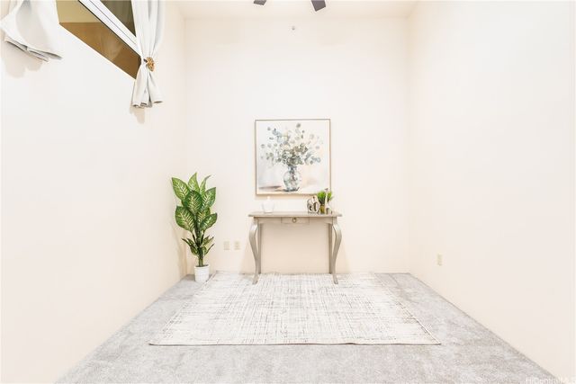 427 Launiu Street 405, Honolulu, HI 96815