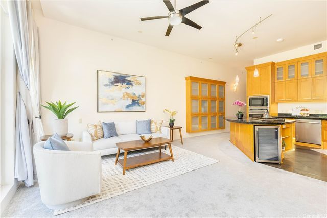 427 Launiu Street 405, Honolulu, HI 96815