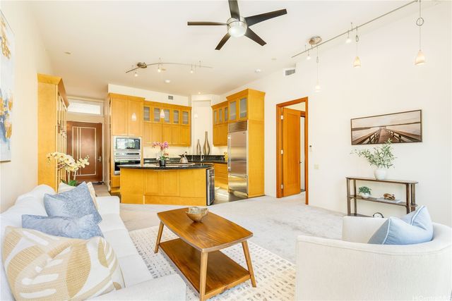 427 Launiu Street 405, Honolulu, HI 96815