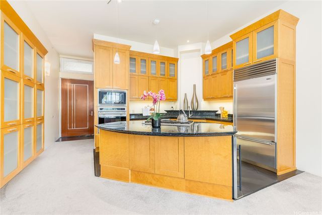 427 Launiu Street 405, Honolulu, HI 96815