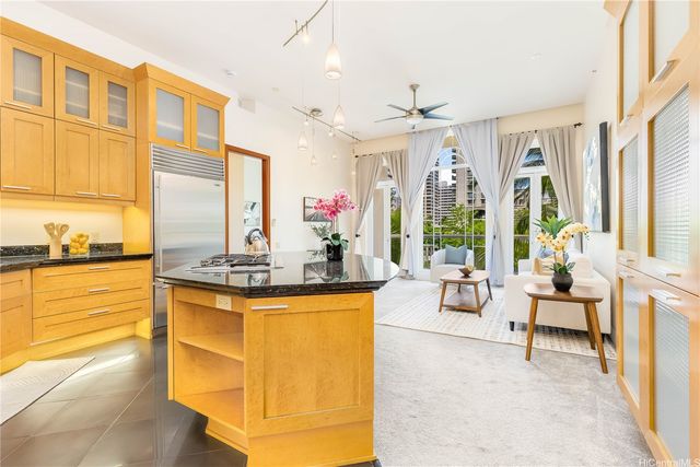 427 Launiu Street 405, Honolulu, HI 96815