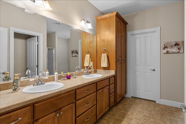 51 Broken Stone Way, Eagle Point, OR 97524