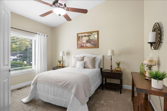 51 Broken Stone Way, Eagle Point, OR 97524