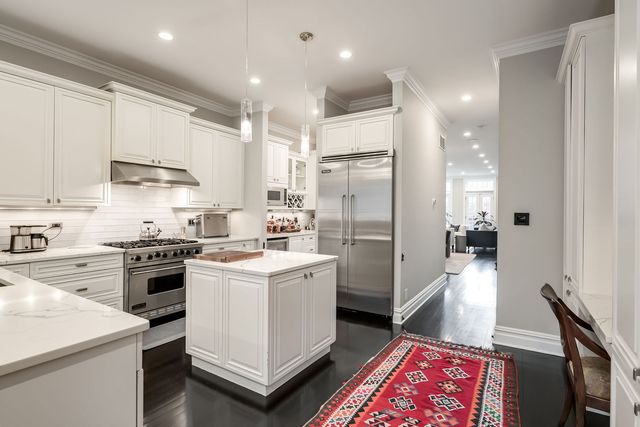 1633 N Wolcott Avenue, Chicago, IL 60622