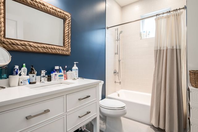 1633 N Wolcott Avenue, Chicago, IL 60622