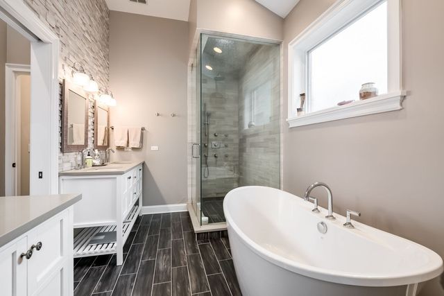 1633 N Wolcott Avenue, Chicago, IL 60622