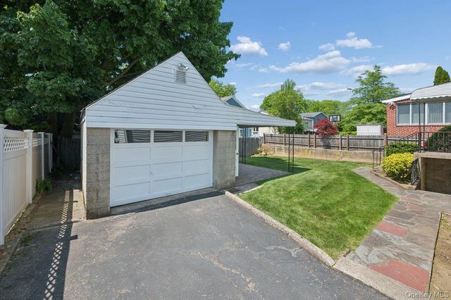 65 Lyons Road, Scarsdale, NY 10583