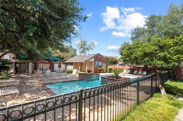 2211 S Kirkwood Road 36, Houston, TX 77077