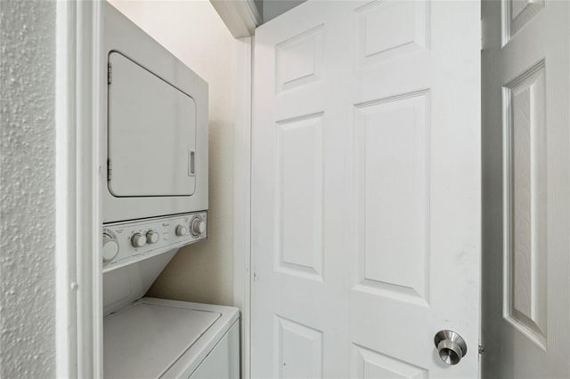 2211 S Kirkwood Road 36, Houston, TX 77077