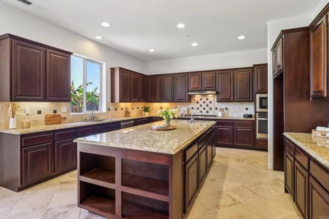 5527 Alexandrine Court, Oceanside, CA 92057