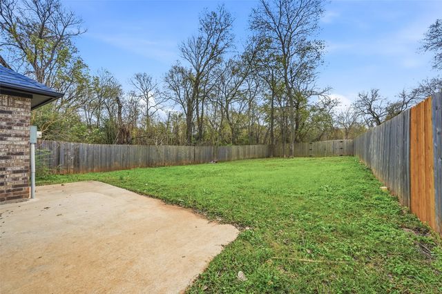 230 E Johnson Street, Denison, TX 75021