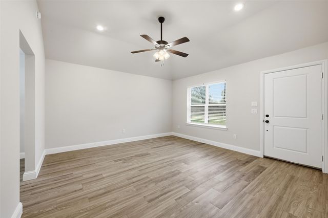 230 E Johnson Street, Denison, TX 75021