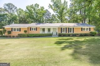 1943 Birchwood Way, Macon, GA 31211