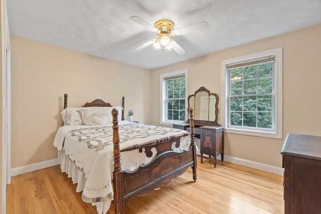 79 Wyndridge Cir, Pelham, NH 03076