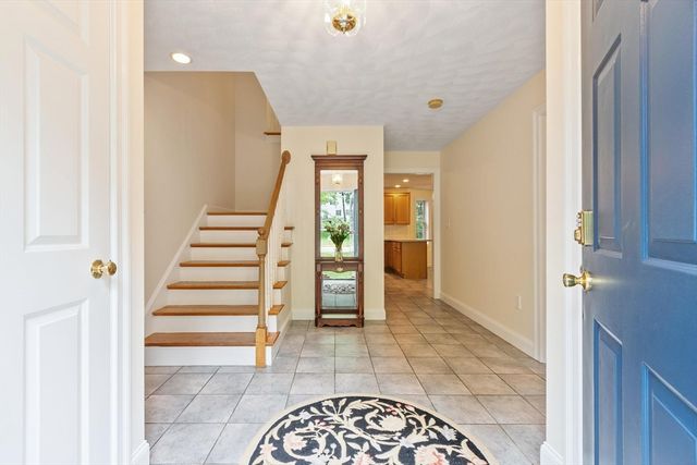 79 Wyndridge Cir, Pelham, NH 03076