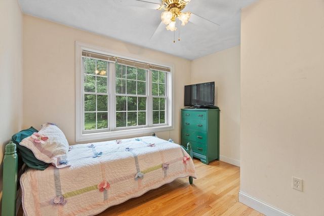 79 Wyndridge Cir, Pelham, NH 03076