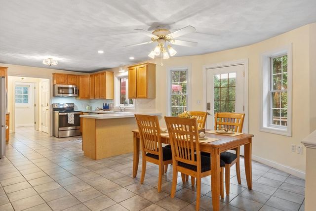 79 Wyndridge Cir, Pelham, NH 03076