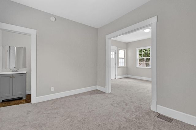 95 Maholm Street, Newark, OH 43055