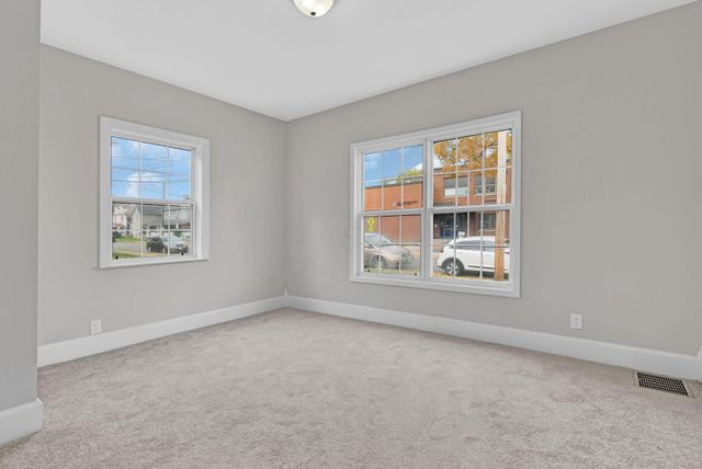 95 Maholm Street, Newark, OH 43055