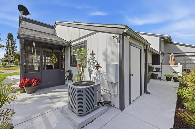 10548 Quincy CT, Lehigh Acres, FL 33936