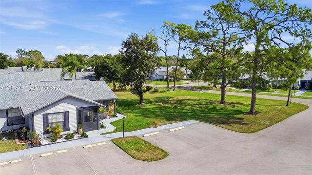 10548 Quincy CT, Lehigh Acres, FL 33936