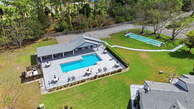 10548 Quincy CT, Lehigh Acres, FL 33936