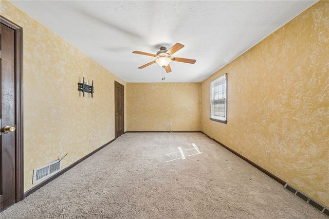 3638 School Rd, Murrysville, PA 15668