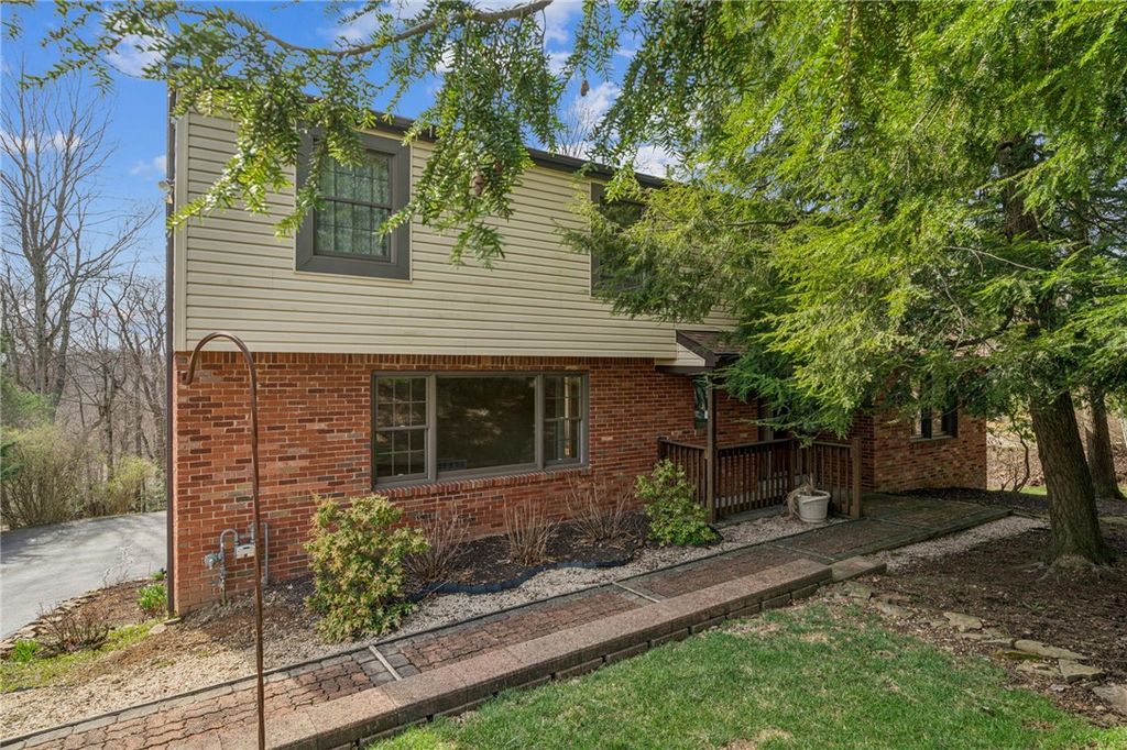 3638 School Rd, Murrysville, PA 15668