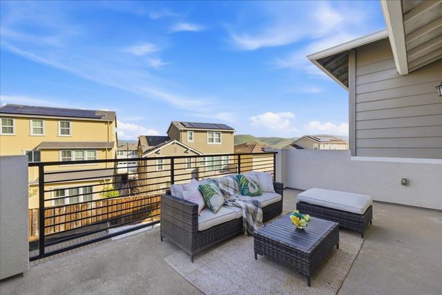 4293 Oak Knoll Dr, Dublin, CA 94568