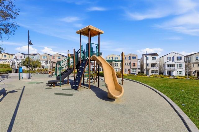 4293 Oak Knoll Dr, Dublin, CA 94568