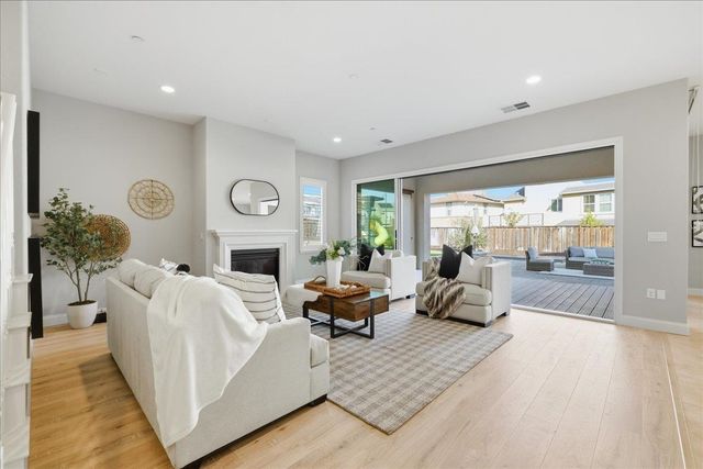 4293 Oak Knoll Dr, Dublin, CA 94568