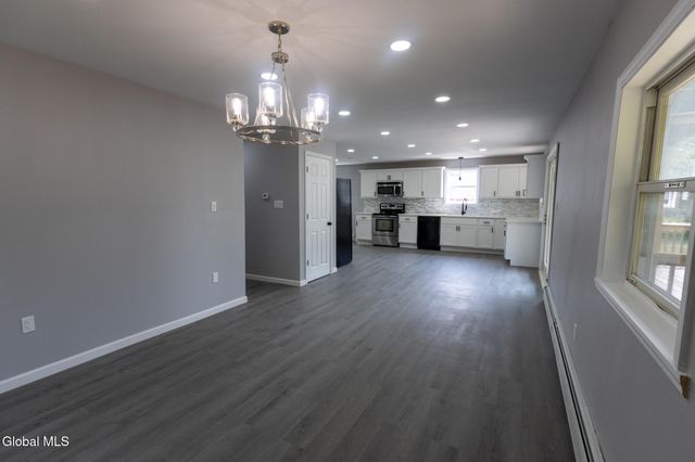 33 Alta Avenue, Queensbury, NY 12804