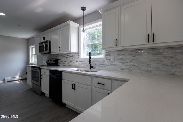 33 Alta Avenue, Queensbury, NY 12804