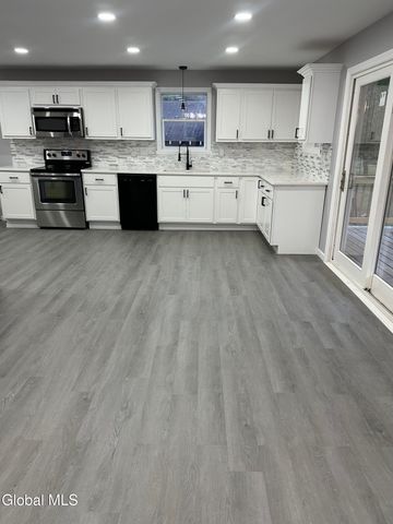 33 Alta Avenue, Queensbury, NY 12804