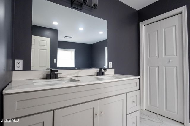 33 Alta Avenue, Queensbury, NY 12804