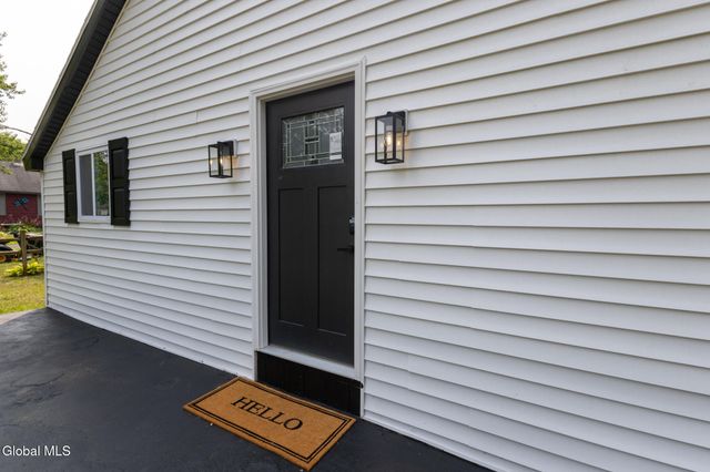 33 Alta Avenue, Queensbury, NY 12804